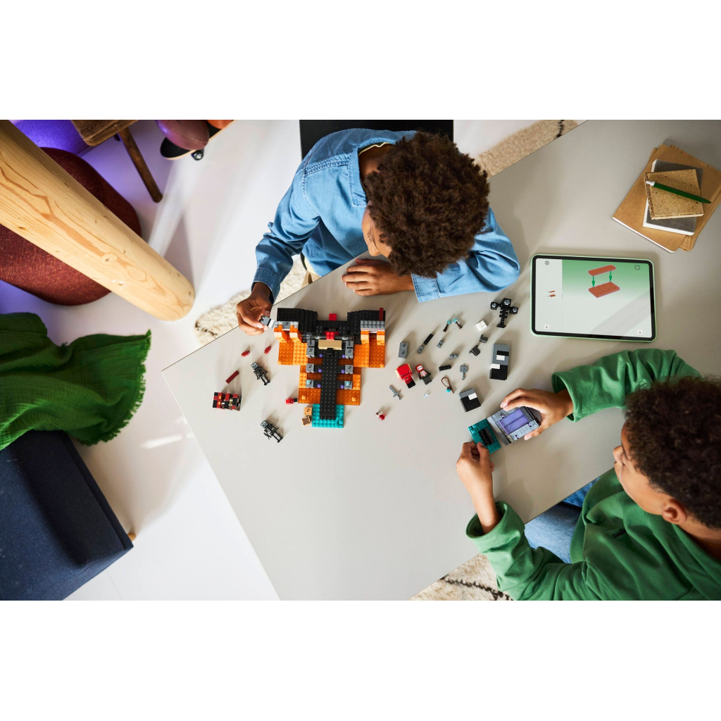 Конструктор LEGO Minecraft Битва за Візер (21590-) - зображення 8