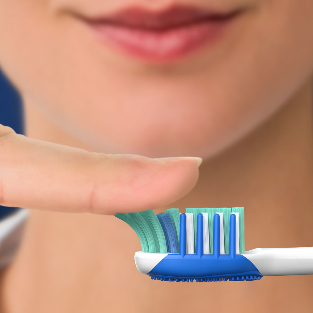 Зубна щітка Oral-B 3D White Fresh Medium 2 шт. (3014260111762) - изображение 5