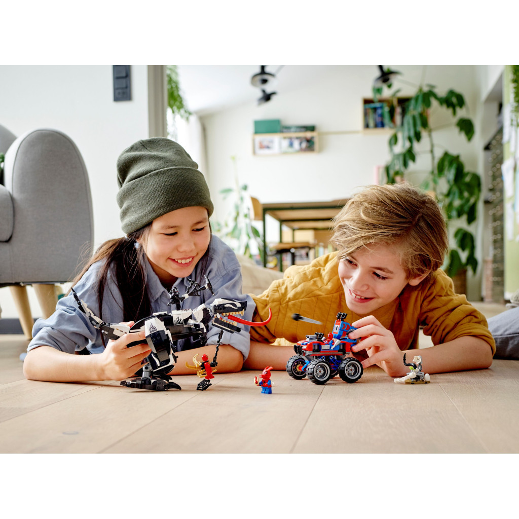 Конструктор LEGO Super Heroes Людина-павук: Засідка на веномозавра 640 деталей (76151) - зображення 9