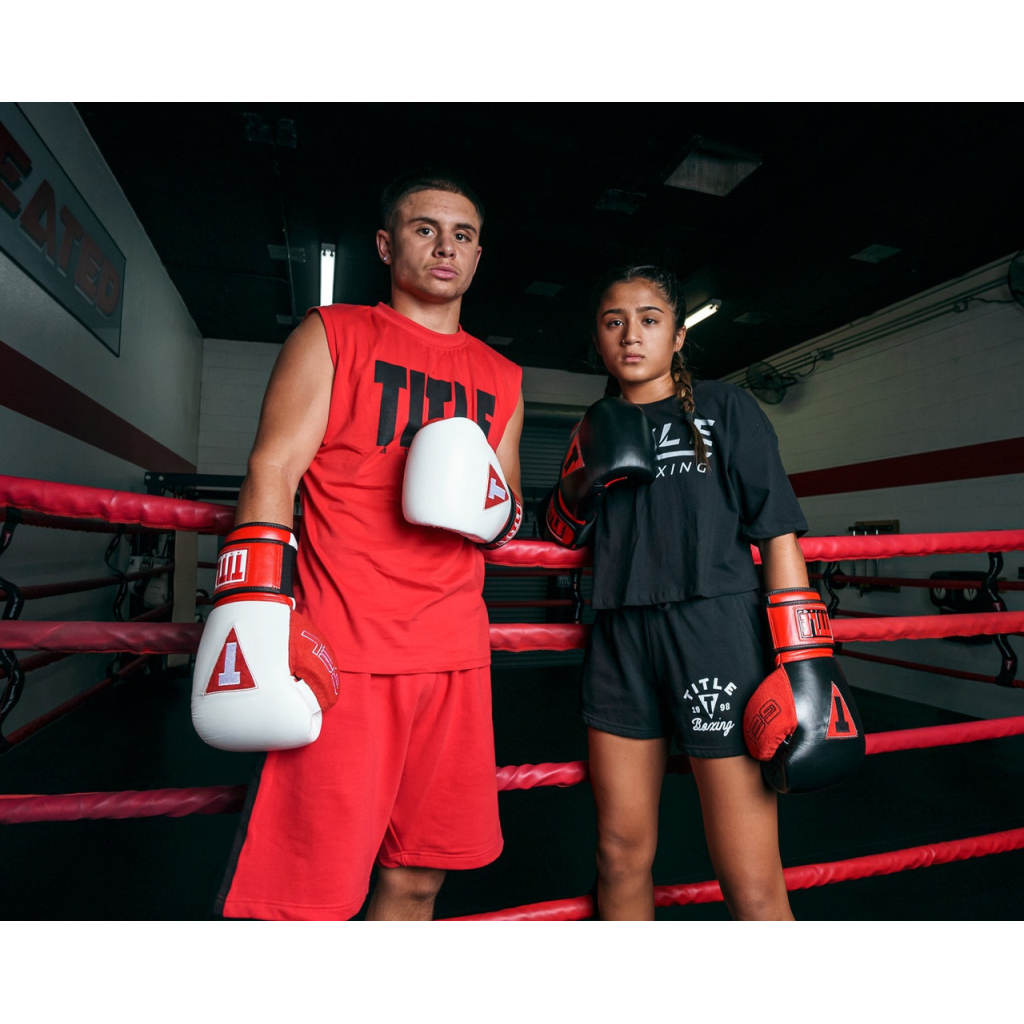 Боксерські рукавички Title Boxing All Heart Bag Gloves 2.0 Black/Red 12 oz (AHABG2 12 oz BK/RD) - зображення 9