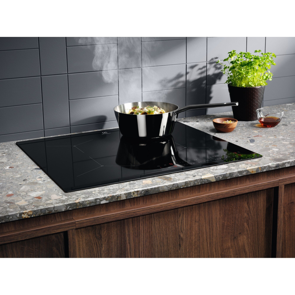 Варочна поверхня Electrolux EIS62443 - зображення 3