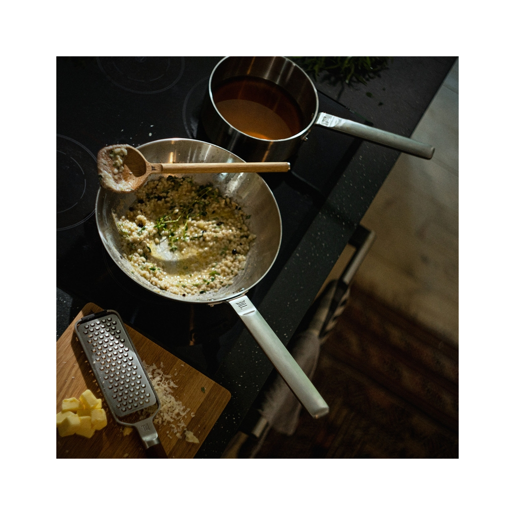 Сковорода Fiskars Вок Norden 28 см без покриття (1067630) - зображення 9