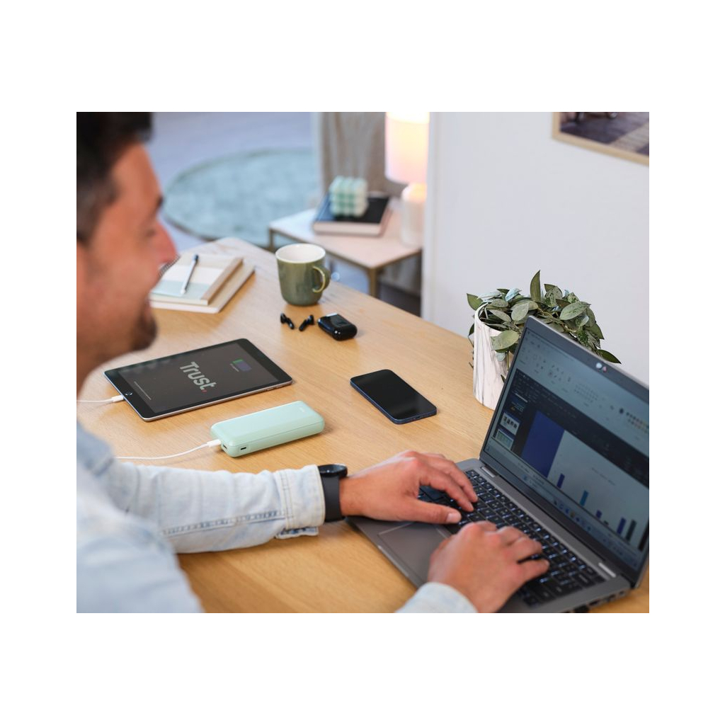 Батарея універсальна Trust 20000mAh Redoh, USB-A/2хUSB-C, 18W, QC 3.0, PD, green (25035_TRUST) - зображення 5