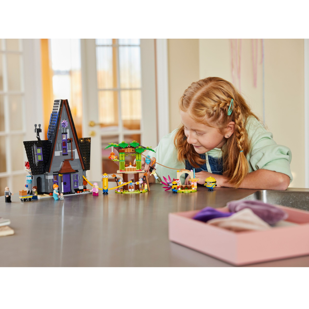 Конструктор LEGO Нікчемний я 4 Родинний маєток Гру й посіпак 868 деталей (75583) - зображення 9