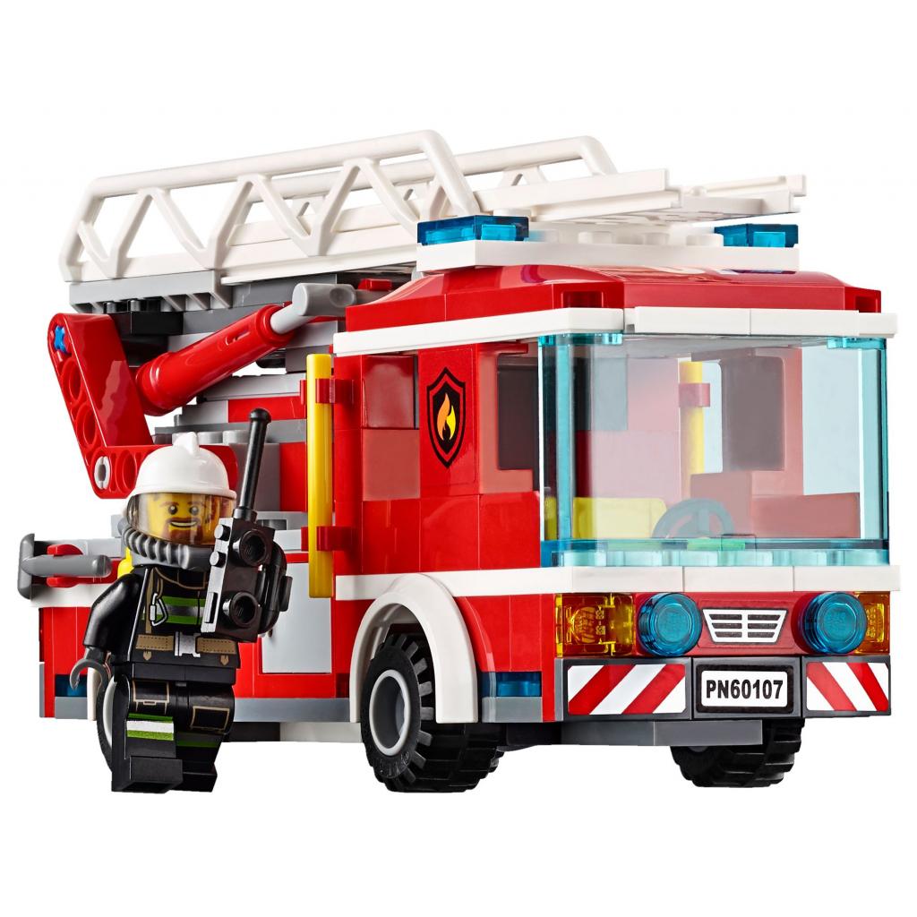 Конструктор LEGO City Fire Пожежний автомобіль зі сходами (60107) - зображення 4