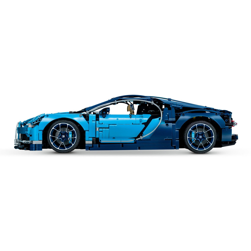 Конструктор LEGO Автомобіль Bugatti Chiron 3599 деталей (42083) - зображення 3