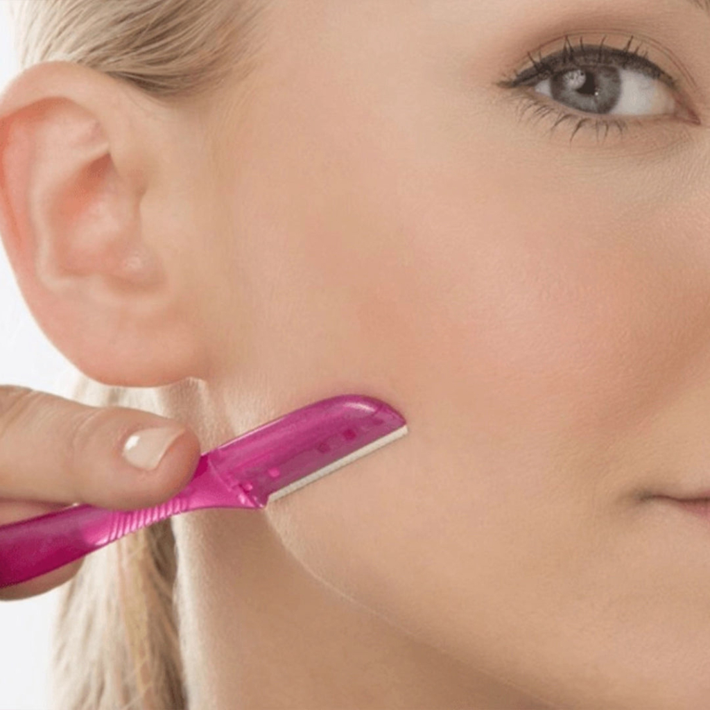 Бритва Wilkinson Sword Intuition Жіночий тример для обличчя та зони бікіні 3 шт. (4027800081158) - зображення 3