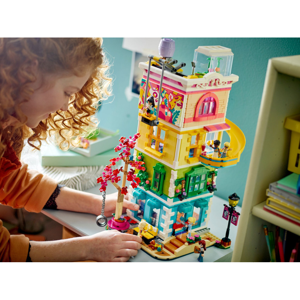 Конструктор LEGO Friends Хартлейк-Сіті. Громадський центр 1513 деталей (41748) - зображення 10