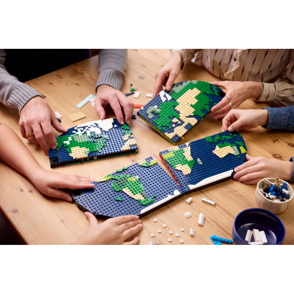 Конструктор LEGO Family Миті з подорожей 1231 деталь (41838) - зображення 10