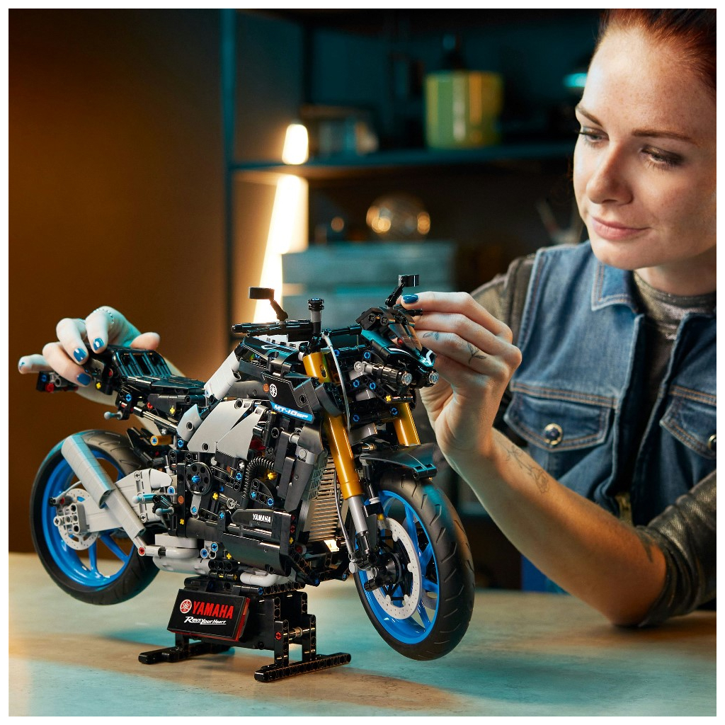 Конструктор LEGO Technic Yamaha MT-10 SP 1478 деталей (42159) - зображення 3