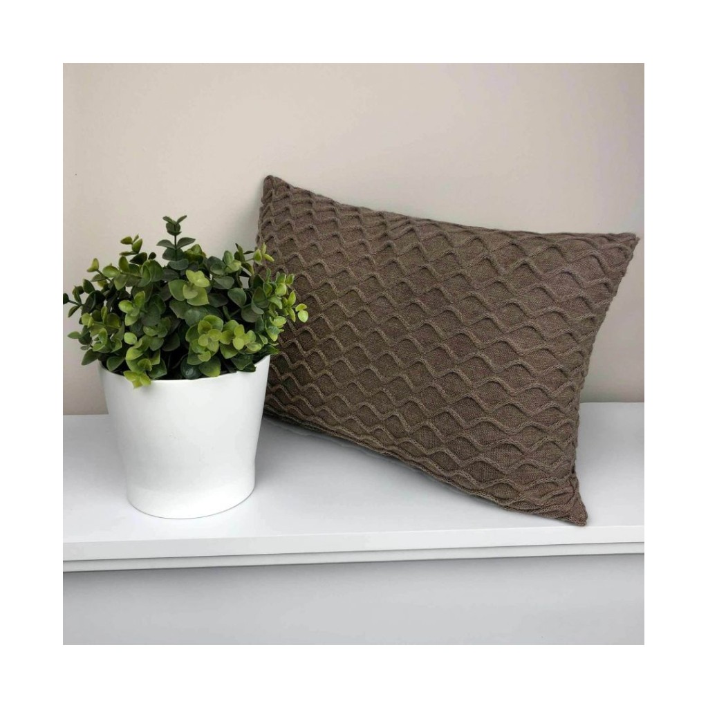 Подушка Прованс декоративна в'язана Хвиля Горiх 30х45 (4823093436893) - зображення 1