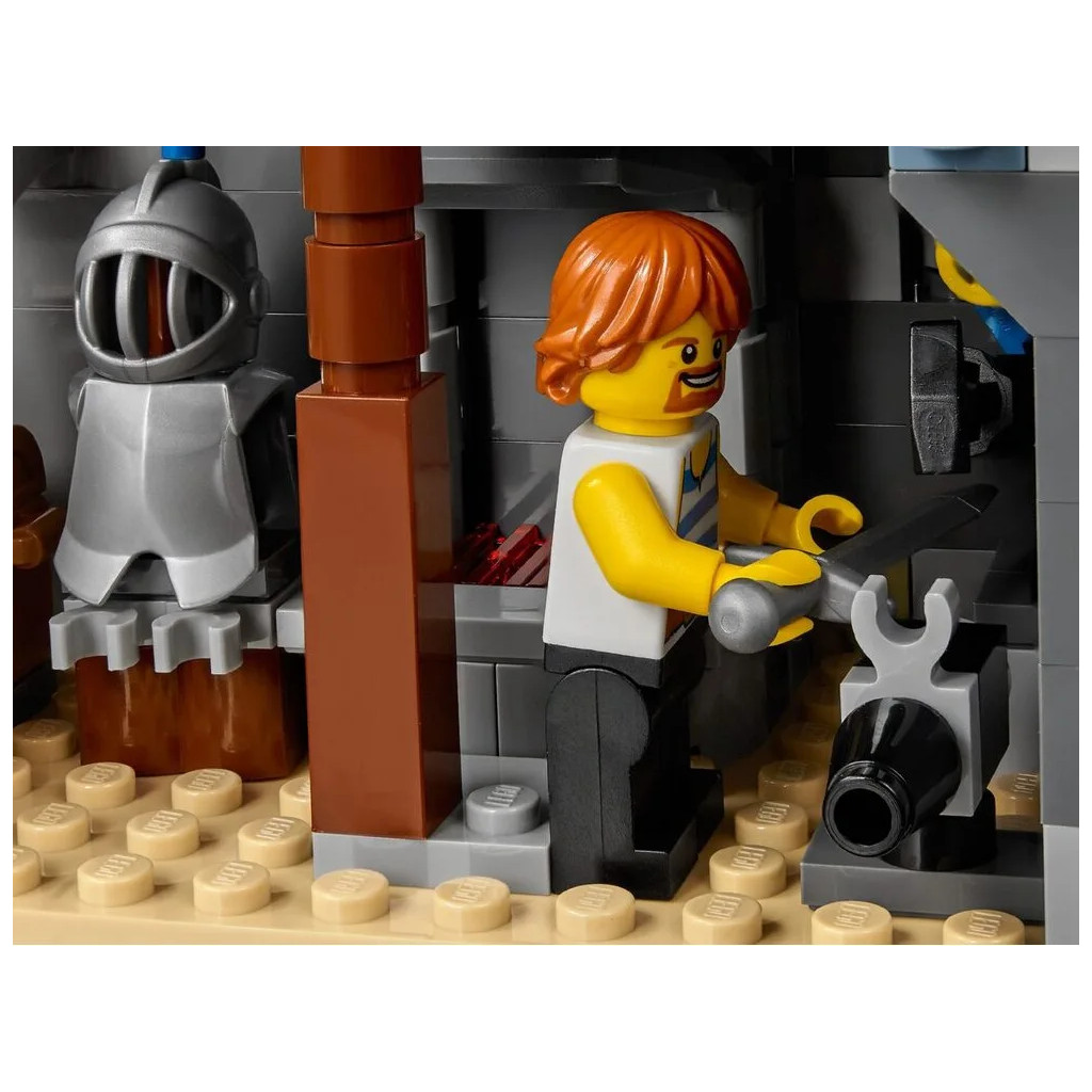 Конструктор LEGO Creator Середньовічний замок 1426 деталей (31120) - зображення 4