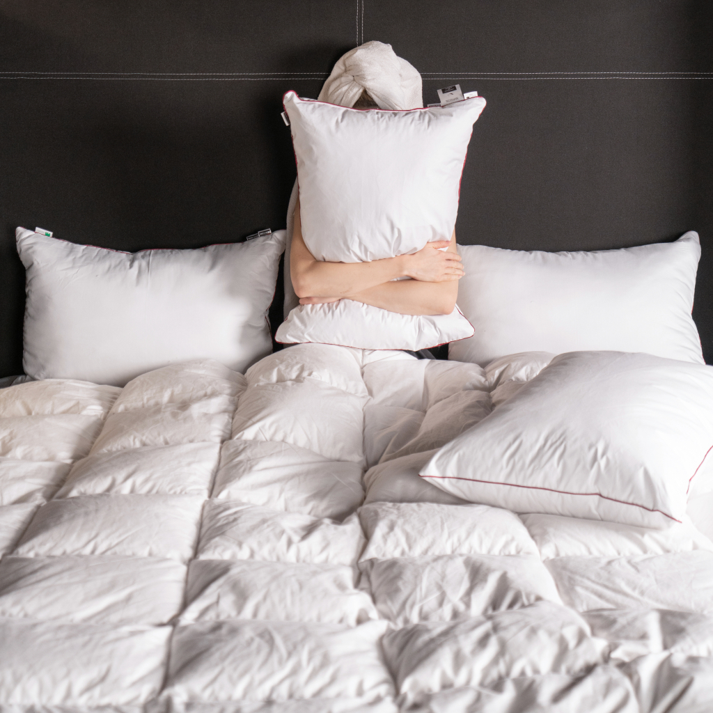 Подушка MirSon пухова Hand Made De Luxe 901 середня 70x70 (2200000555786) - зображення 6