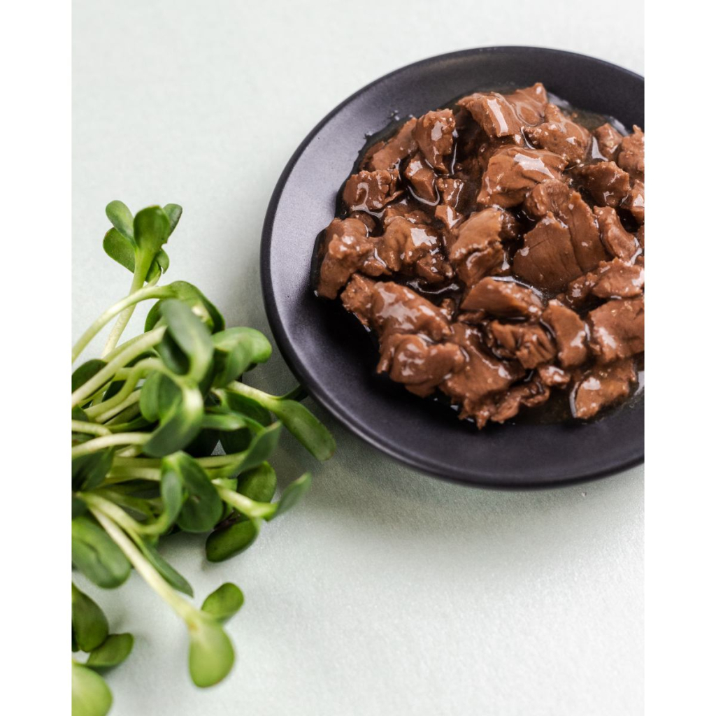 Вологий корм для кішок Savory лосось з горошком у соусі 85 г (4820261920116) - зображення 4
