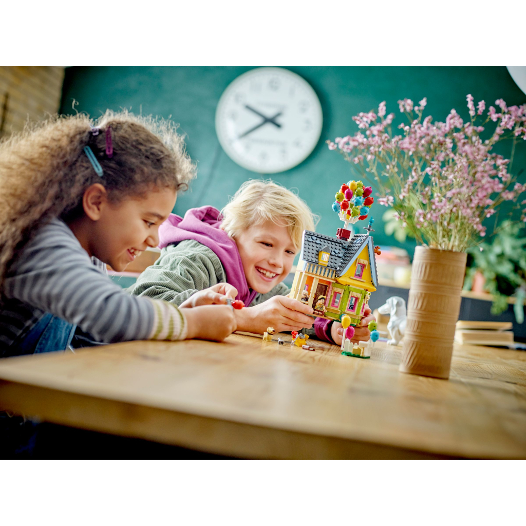 Конструктор LEGO Disney Classic Будинок Вперед і вгору 382 деталі (43217) - зображення 8