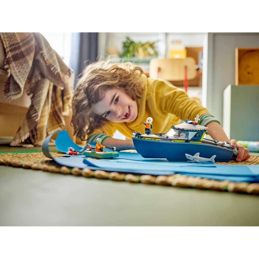 Конструктор LEGO City Переслідування на поліцейському катері (60456) - зображення 10