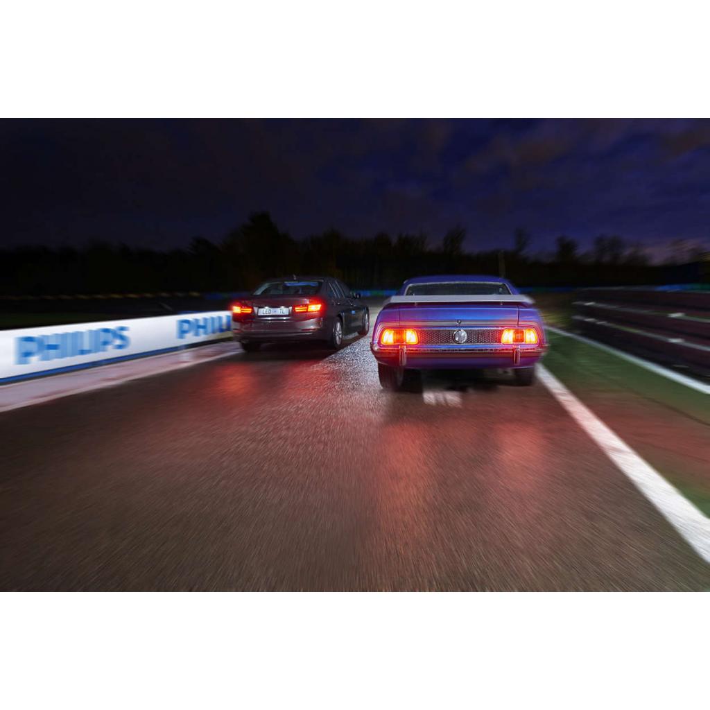 Автолампа Philips W21 RED 12V, 2шт/бл. (12838REDX2) - зображення 3