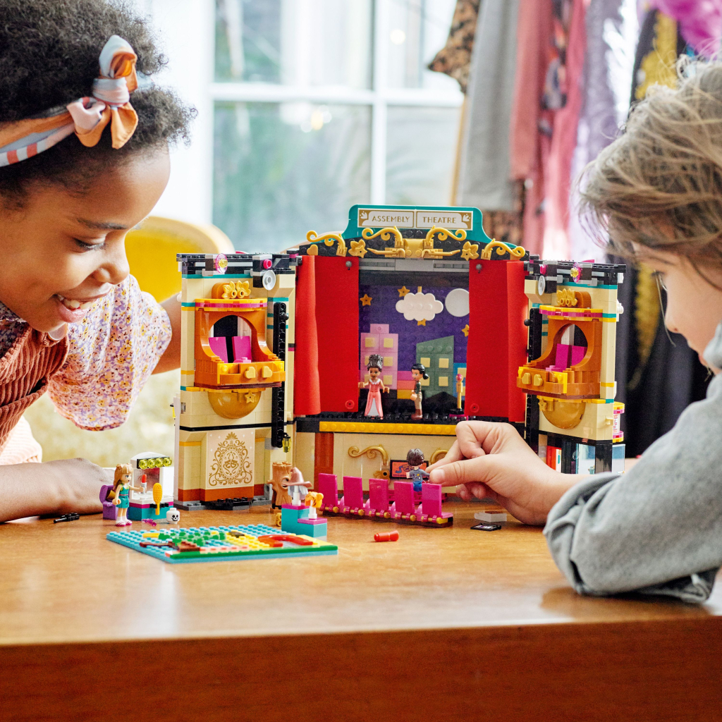 Конструктор LEGO Friends Театральна школа Андреа 1154 деталі (41714) - зображення 3