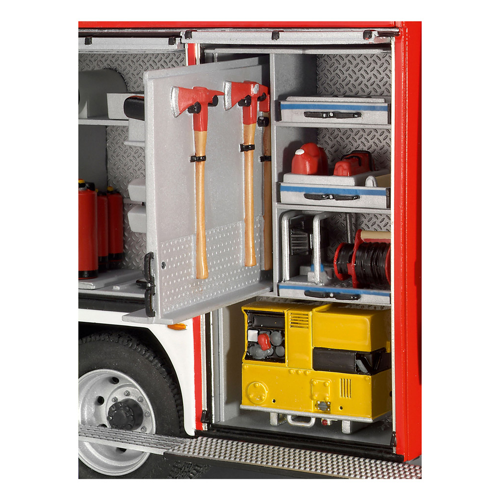 Збірна модель Revell Пожежна машина VARUS 4x4 рівень 4 масштаб 1:24 (RVL-07452) - зображення 4