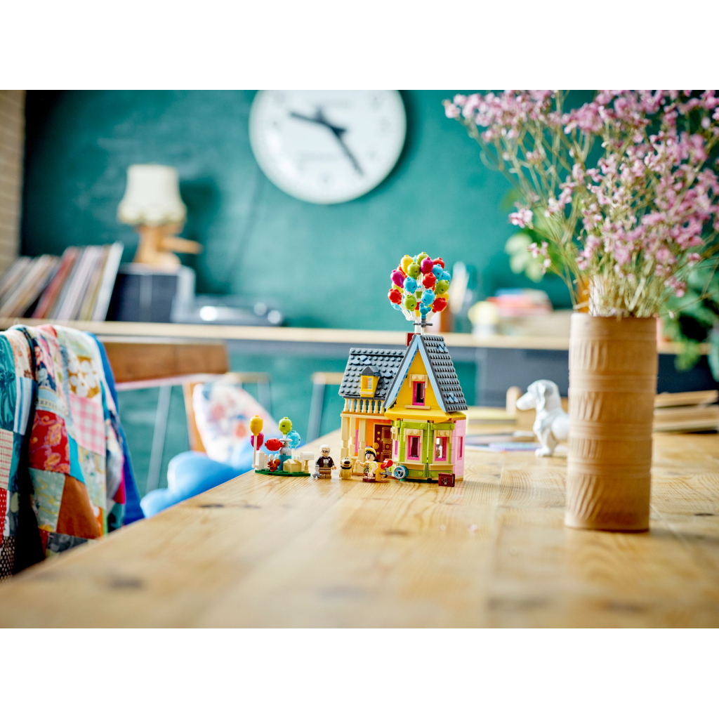 Конструктор LEGO Disney Classic Будинок Вперед і вгору 382 деталі (43217) - зображення 9