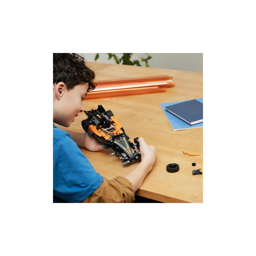 Конструктор LEGO Автомобіль для перегонів NEOM McLaren Formula E 452 деталі (42169) - зображення 8