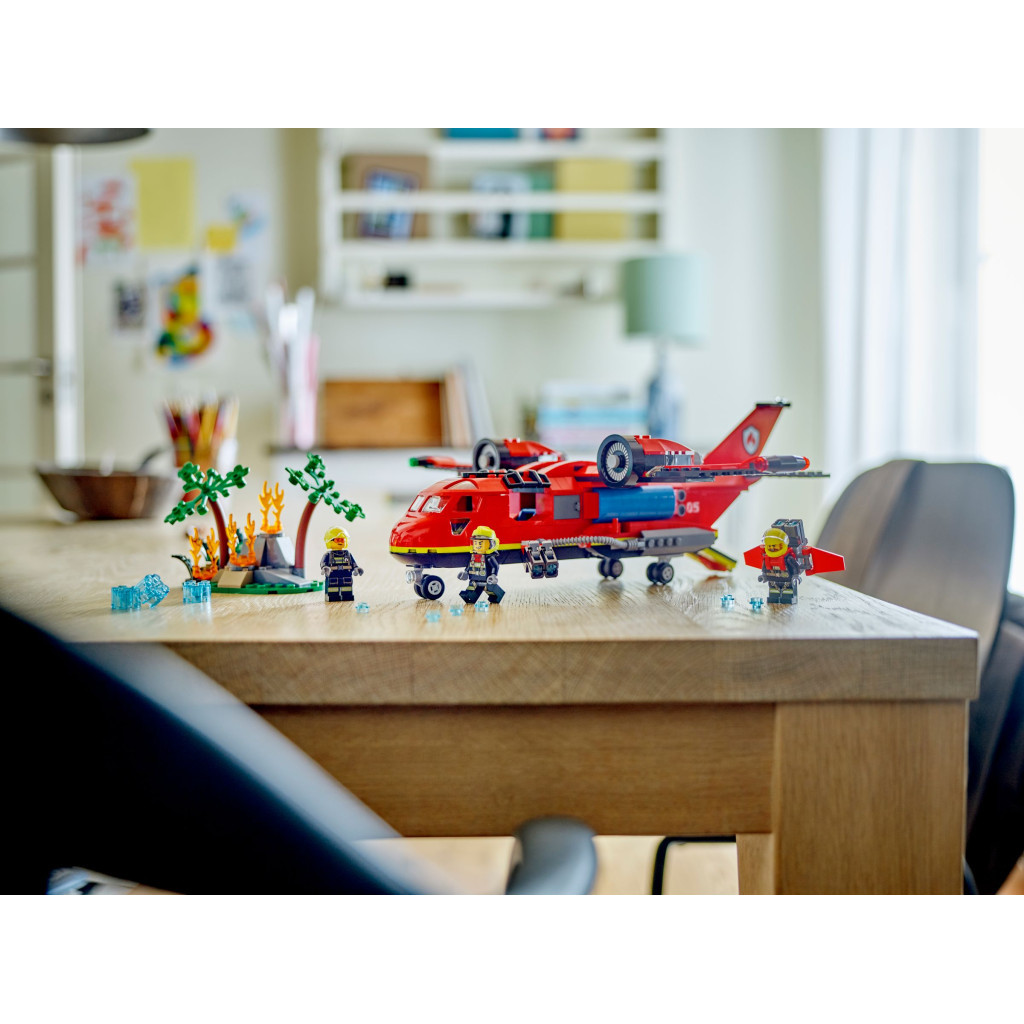 Конструктор LEGO City Пожежний рятувальний літак 478 деталей (60413) - зображення 9