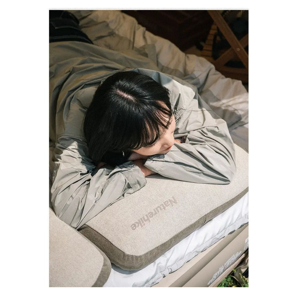 Туристична подушка Naturehike NH22ZT002 з пам'яттю 50x32x11 см Grey (6927595708590) - зображення 4